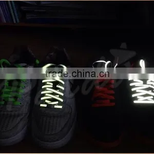 Clubbing 3M Light Reflective Shoe Laces Reflects Light in the Dark thumbnail-3
