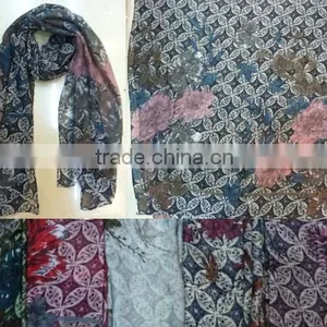 81310143 Blended Color Flower Figure Gauze Scarf thumbnail-1
