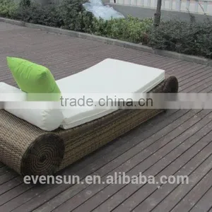 Rattan Lounger Patio Sun Bed thumbnail-1