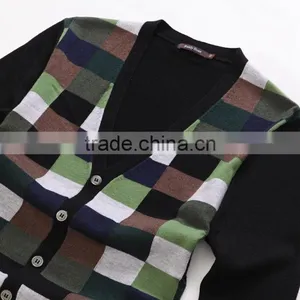 100% Fine Wool Men's Knitwear Cardigan With Check Pattern thumbnail-3