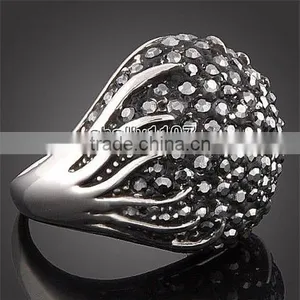 Fashion Retro Black Crystal 18k White Gold Ring thumbnail-4