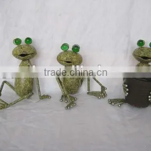 New! Metal Sitting Frog Statue Garden Decoration thumbnail-1