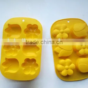 Flower Shape Ice Cube Tray thumbnail-1