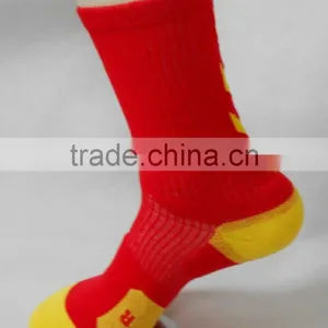 Men Dri Fit Elite Basketball Compression Socks With Polyester and Cotton thumbnail-1