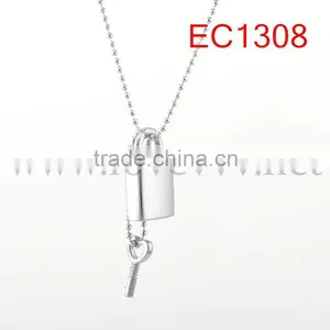 Fashion Lock and Key Pendent Alloy Necklace thumbnail-1
