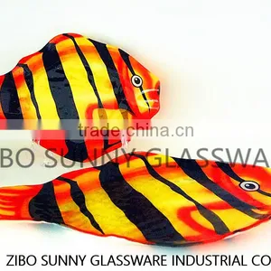 Free Happy Tropical Fish Plate Glass thumbnail-6