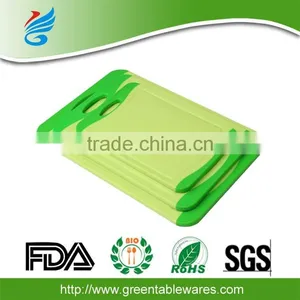 Plastic Cutting Board Set thumbnail-1