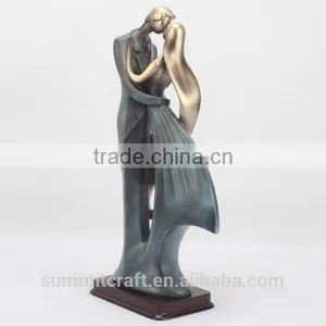 Wedding Gift Ideas for Friends Kissing Figurine Wedding Favors thumbnail-2
