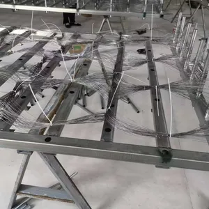 Wire Mesh Anti-Tank Tracks Wrap Tank Mesh Net Trap With Bending Process Galvanized Low-Carbon Iron Wire for Enhanced Protection thumbnail-3