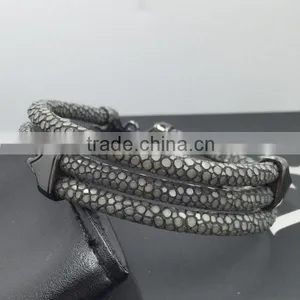 2016 Hot Sales Man Luxury Genuine Stingray Leather Customize Bracelet Design For Man thumbnail-1