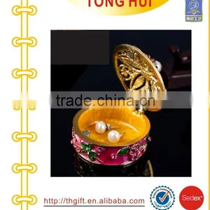 European High-grade Gold-plated Jewelry Box Painted thumbnail-2