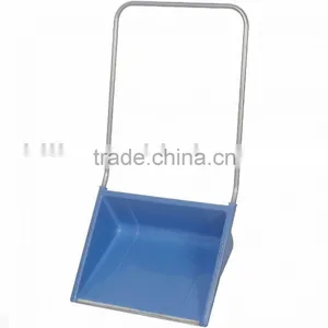 Kids Snow Pusher With Steel Handle thumbnail-1