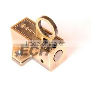 China Supplier Classical Style Zinc Alloy Window Bolt thumbnail-4