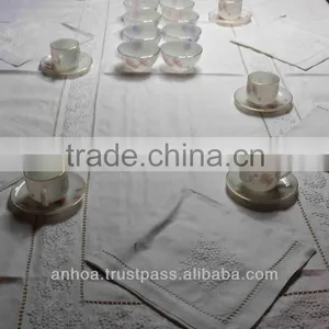 100% Cotton Hand Embroidery Table Cloth Flower Pattern For Hotel Or Restaurant thumbnail-1