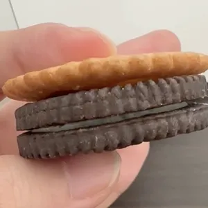 Galleta Rellena de Calidad Asi es Oreo Con Sabor a Chocolate, Leche, Fresa y Cacahuete thumbnail-4