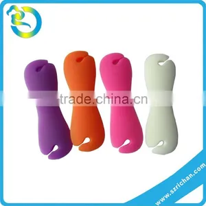 Wholesale Dog Bone Earphone Soft Silicone Cable Tidy thumbnail-1