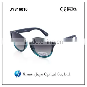 Round Polycarbonate Sunglasses With Metal Decoration thumbnail-1