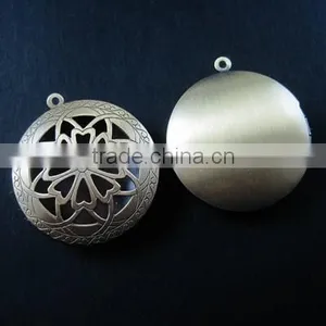 33MM Vintage Bronze Antiqued Flower Engraved Round Photo Locket Pendants DIY Supplies 1111045 thumbnail-2