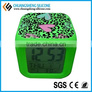 Shaking Radio Alarm Clock thumbnail-6