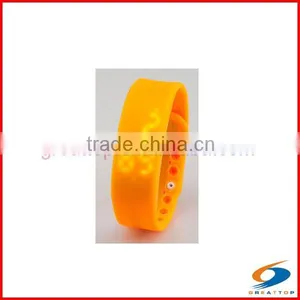 2015 New Hot Sale Manual 3d Sport Led Wristband Pedometer thumbnail-2