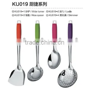 Best Selling Stainless Steel Soup Ladle With Plastic Handle thumbnail-6