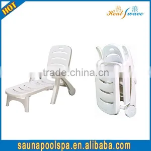 Plastic Folding Chair thumbnail-3