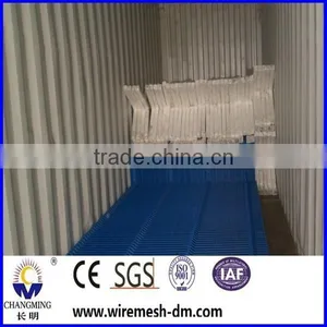 Hot-dipped Galvanized Security Airport Fence With Razor Barbed Wire thumbnail-1