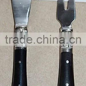 Assorted Decorative Embossed Cheese Knife Serving Set of 2 thumbnail-1