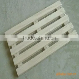 Natural Wooden Quilt Shelf thumbnail-1