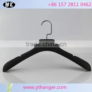 Plastic Hanger With Rubber Coated Anti-slip Surface Rubber Hanger for Clothes thumbnail-5