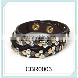 Fashion Bracelet With Rivet and Crystal thumbnail-1