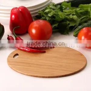 Wooden Pig Shaped Cutting Board Round Wood Cutting Board With Handle thumbnail-2