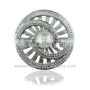 Pearl Brooch thumbnail-1