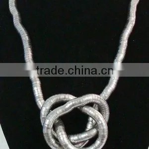 DIY Women's Snake Necklace thumbnail-1