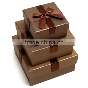 Square Upscale Gift Box thumbnail-1