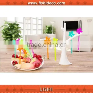 Flower Style Cute Fruit Fork Set thumbnail-1