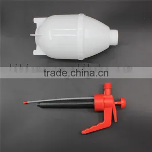 Cheap Garden Plastic Watering Can thumbnail-2