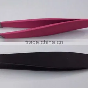 Min Slanted Eyebrow Tweezers/ Top Quality Tweezers in Black & Pink Color thumbnail-2
