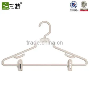 Garment and Outdoor Light-weight Plastic Hangers thumbnail-2
