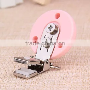 2017 New Baby Teething Products Silicone Round Hole Pacifier Clip thumbnail-2