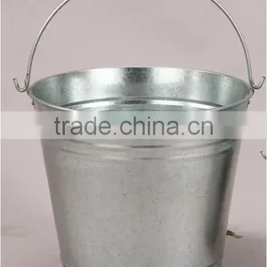 Galvanized Water Bucket /wood Handle thumbnail-3
