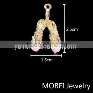 Making Lovely Pearl Adjustable Metal Clip on Bridal Shoe Accessories for Shoe Shop thumbnail-1