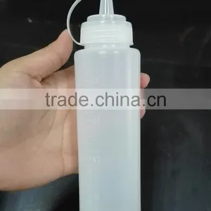 8 oz Tomato Sauce Plastic Squeeze Sauce Bottle thumbnail-1