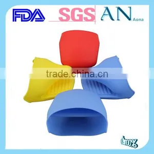Durable Kitchen Five Fingers Silicone Glove thumbnail-1