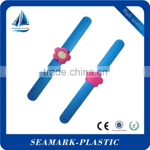 2016 Promotional Custom Shape Silicone Snap Watches Band for Youth thumbnail-1