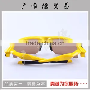Latest Design Polarized Lens Glasses Generic Sunglasses thumbnail-4