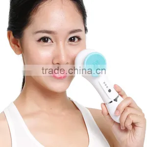 2 in 1 Facial Sonic Cleansing Brush With Replaceable Head thumbnail-3