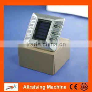 Aluminum LED Solar Road Stud With Anchor thumbnail-3
