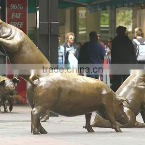 2015 New Design Garden Decoration Bronze Golden Pig Statue thumbnail-3