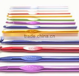 ALUMINUM COLORFUL CROCHET HOOK IN GOOD QUALITY thumbnail-1